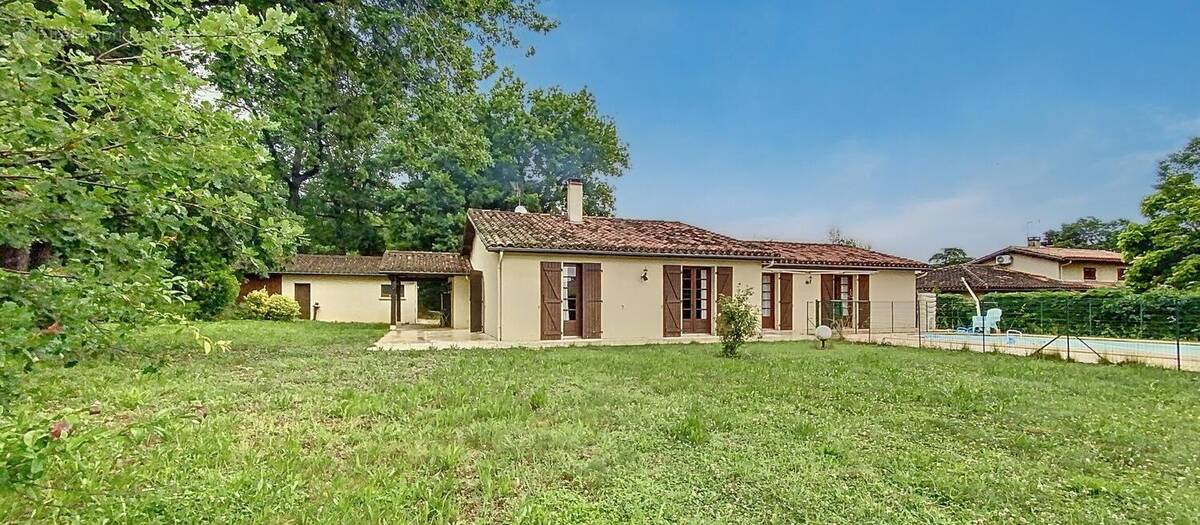 Maison à CASTERA-VERDUZAN