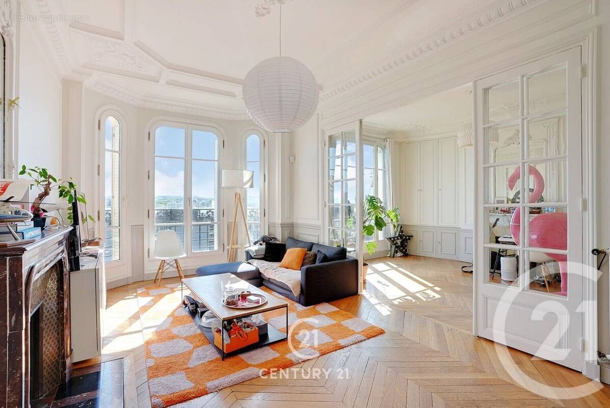 Appartement à PARIS-15E