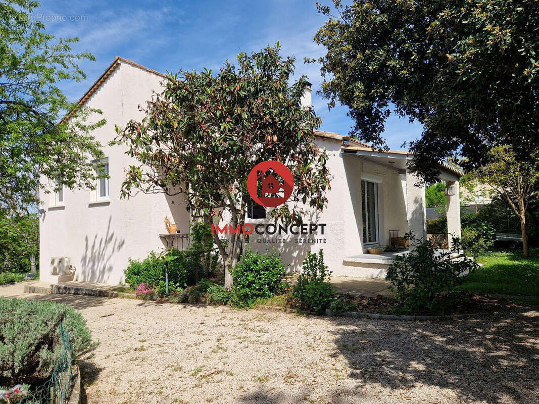 Maison à SABRAN