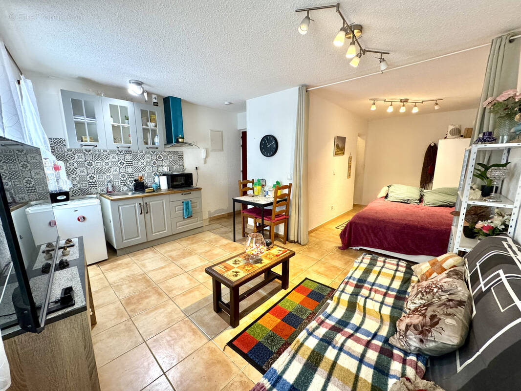 Appartement à SOLLIES-PONT