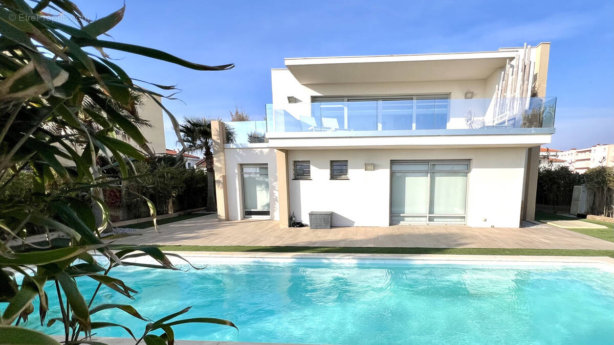 Maison à SAINT-CYPRIEN