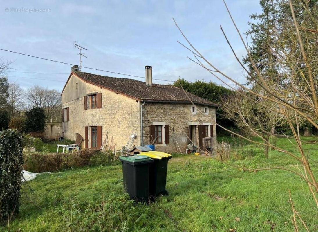 Maison à RUFFEC