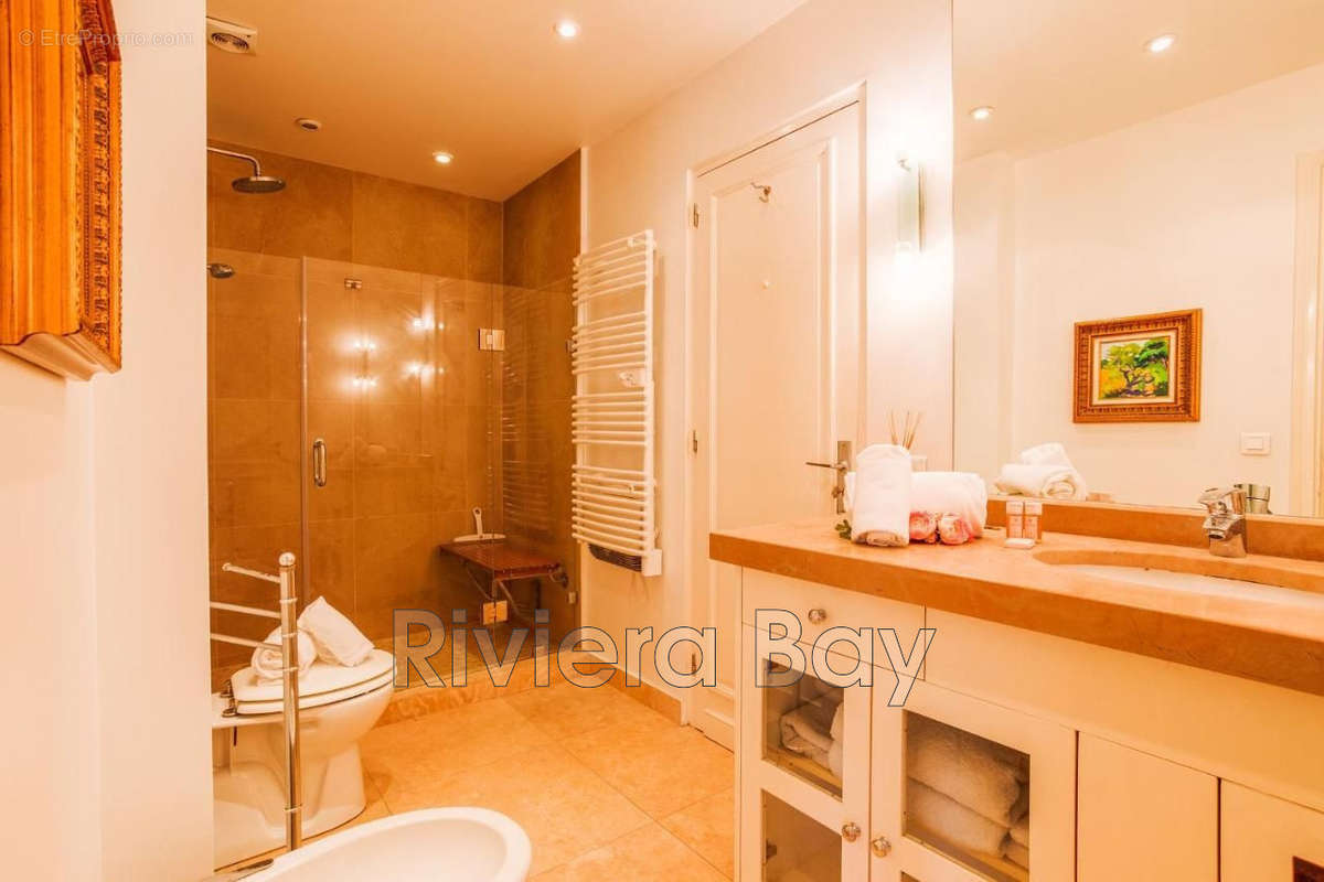 Appartement à EZE