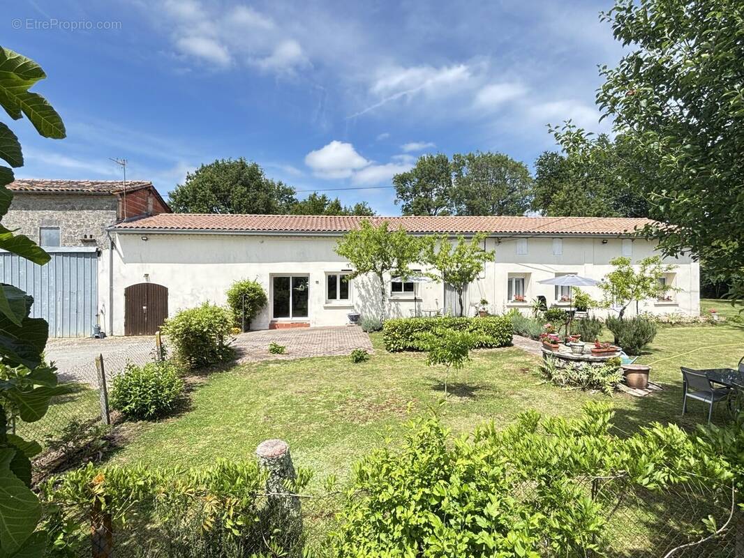 Maison à CEZAC