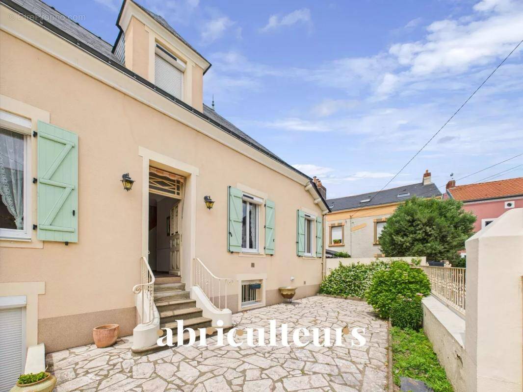 Maison à INDRE