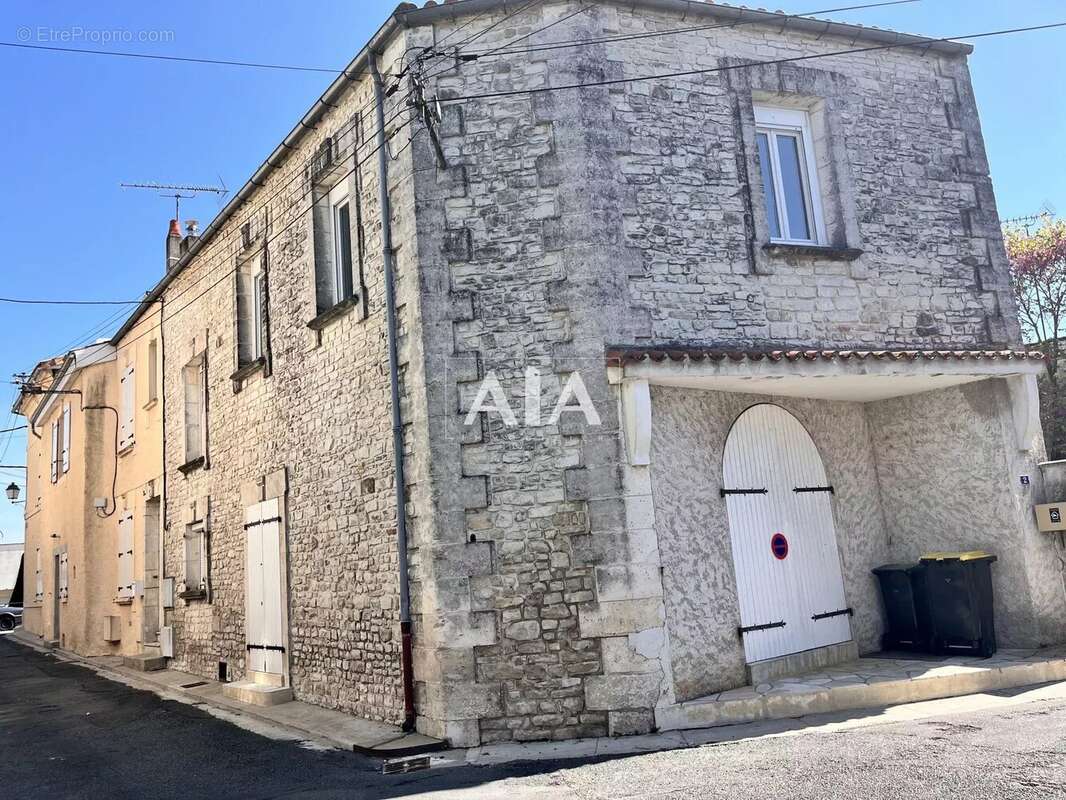 Appartement à MAINE-DE-BOIXE