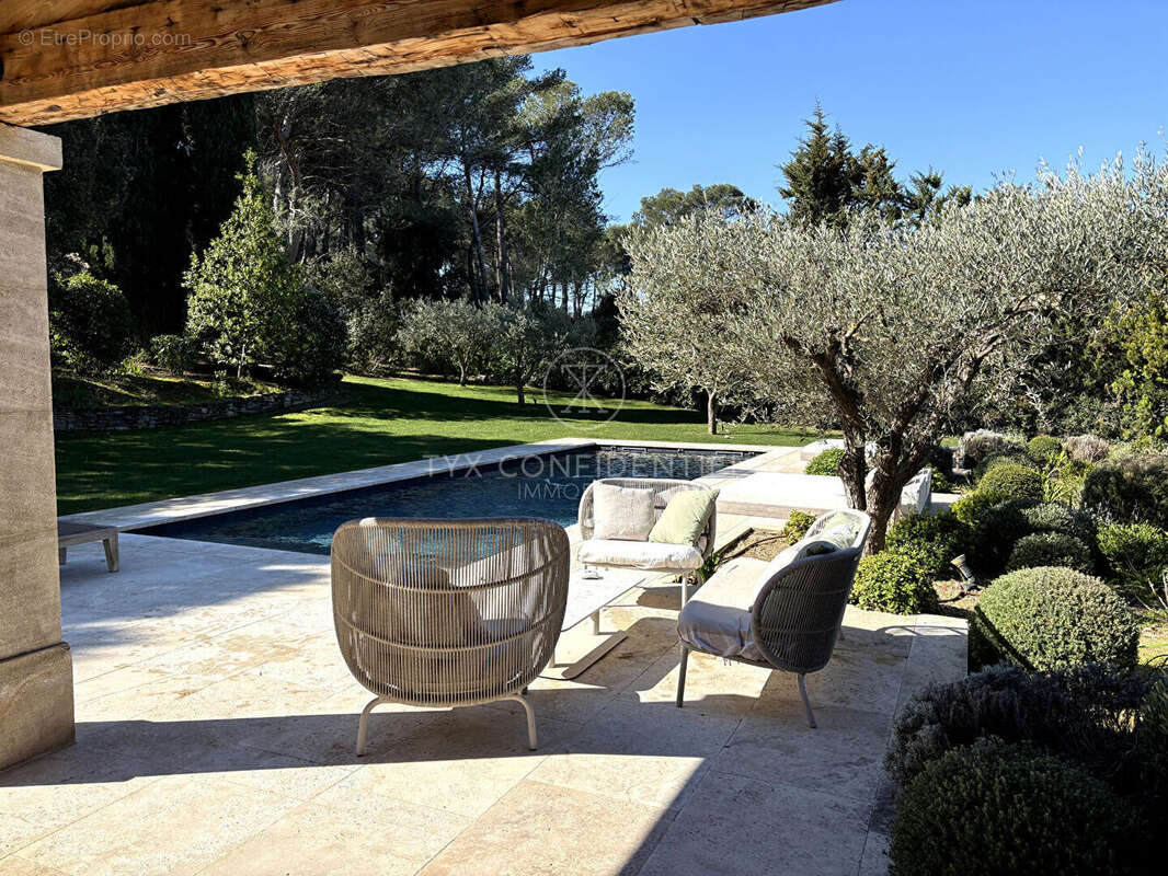 Maison à MAS-BLANC-DES-ALPILLES