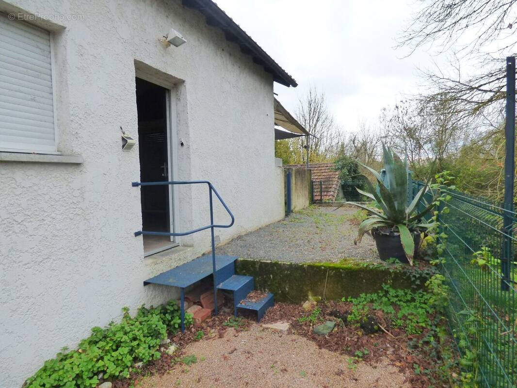 Maison à FLEAC