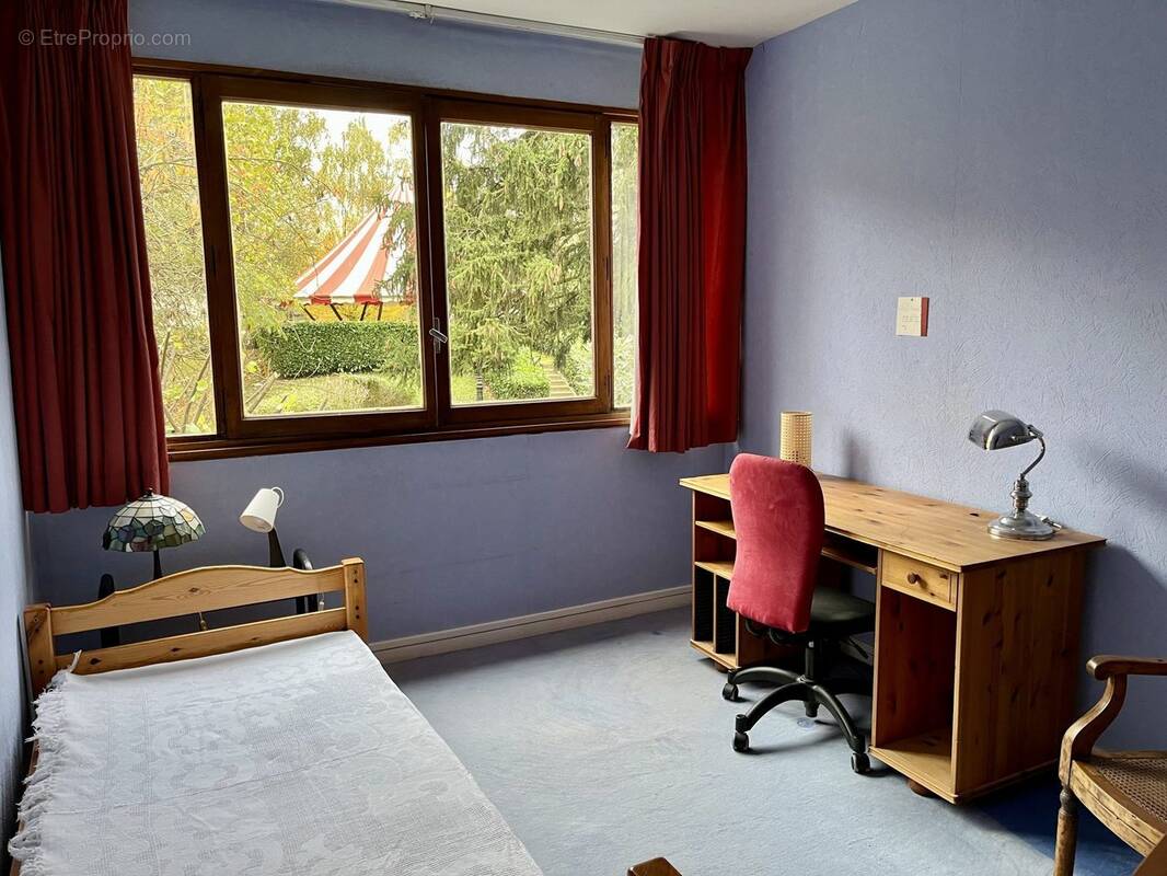 Appartement à FONTENAY-LE-FLEURY
