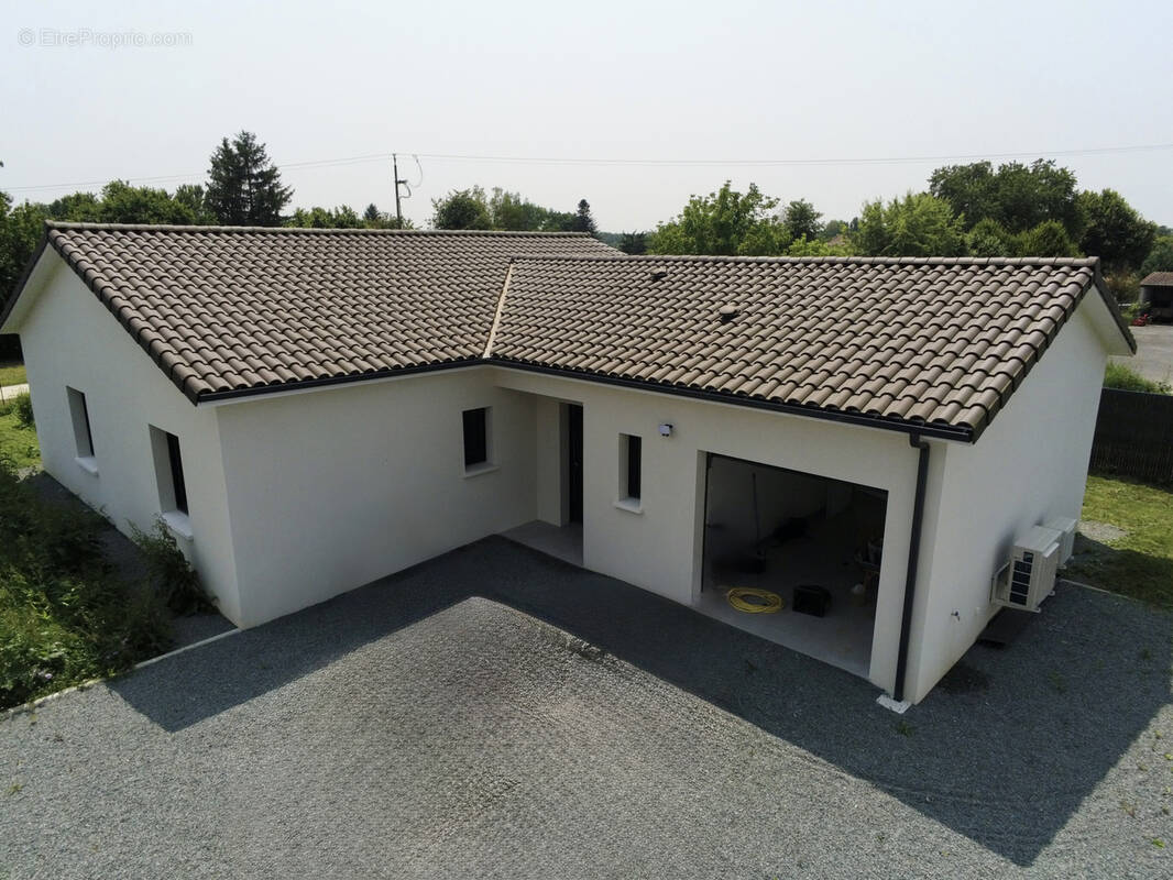 Maison à COURS-DE-PILE