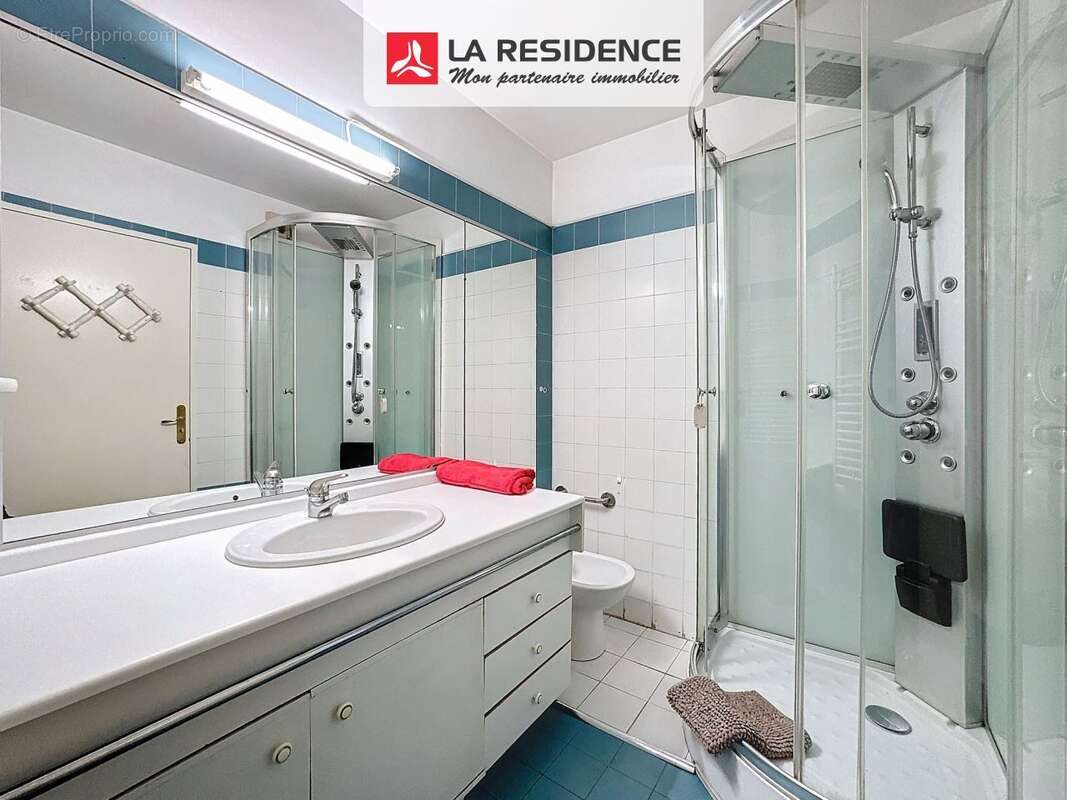 Appartement à SAINT-LAURENT-DU-VAR