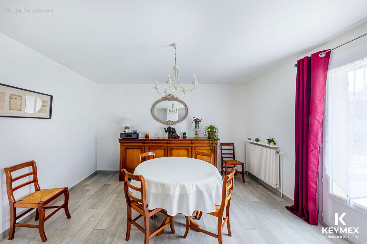 Maison à ENNERY