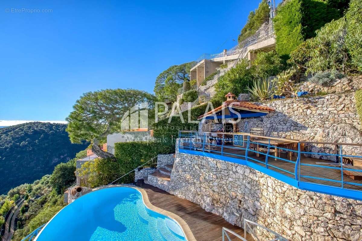 Maison à EZE