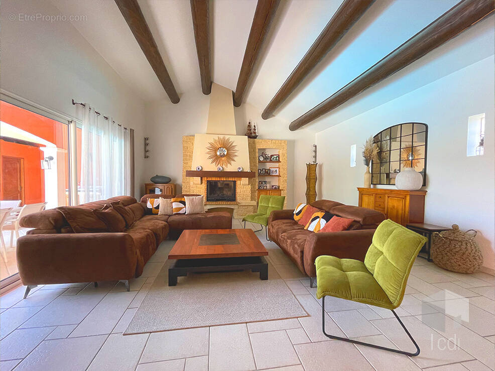 Maison à MONTELIMAR