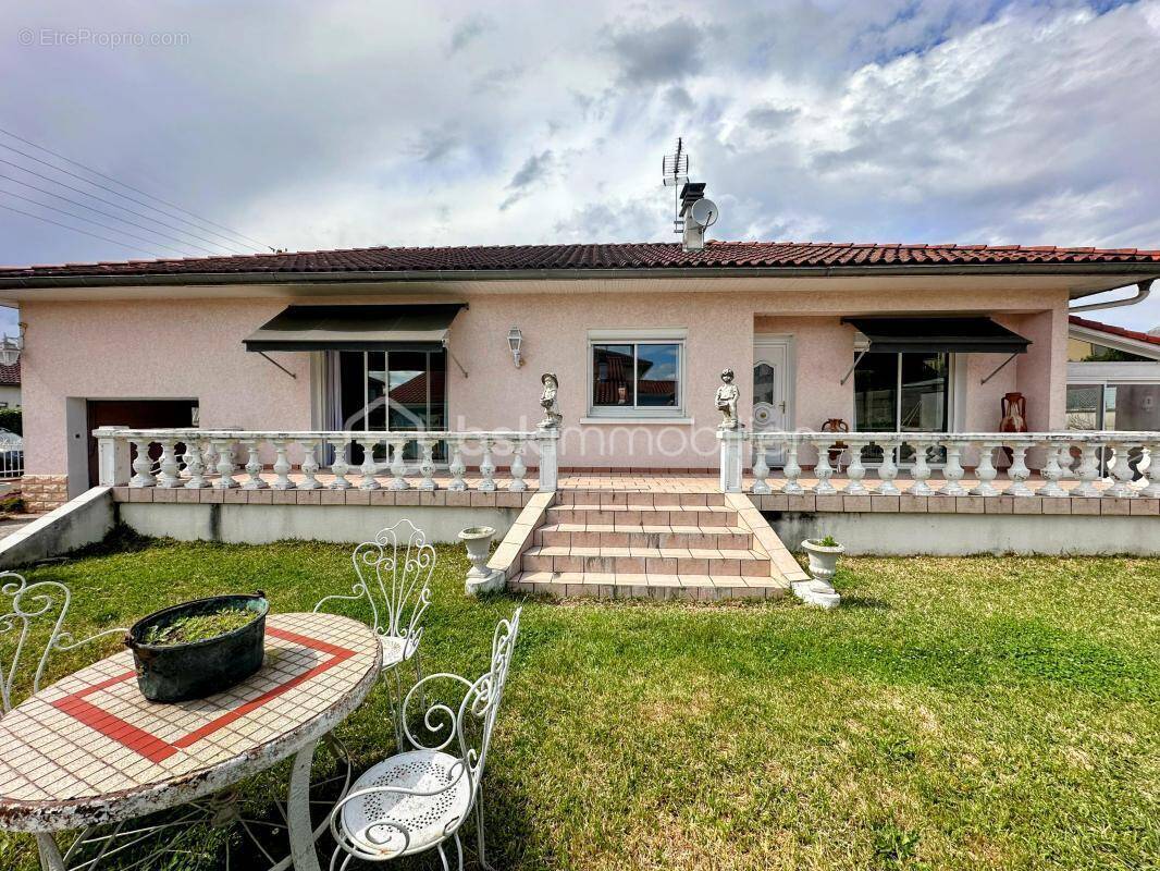 Maison à AUREILHAN
