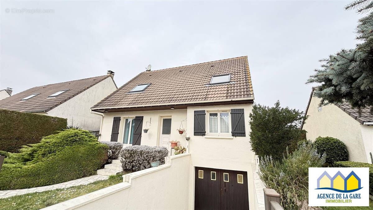 Maison à VEMARS
