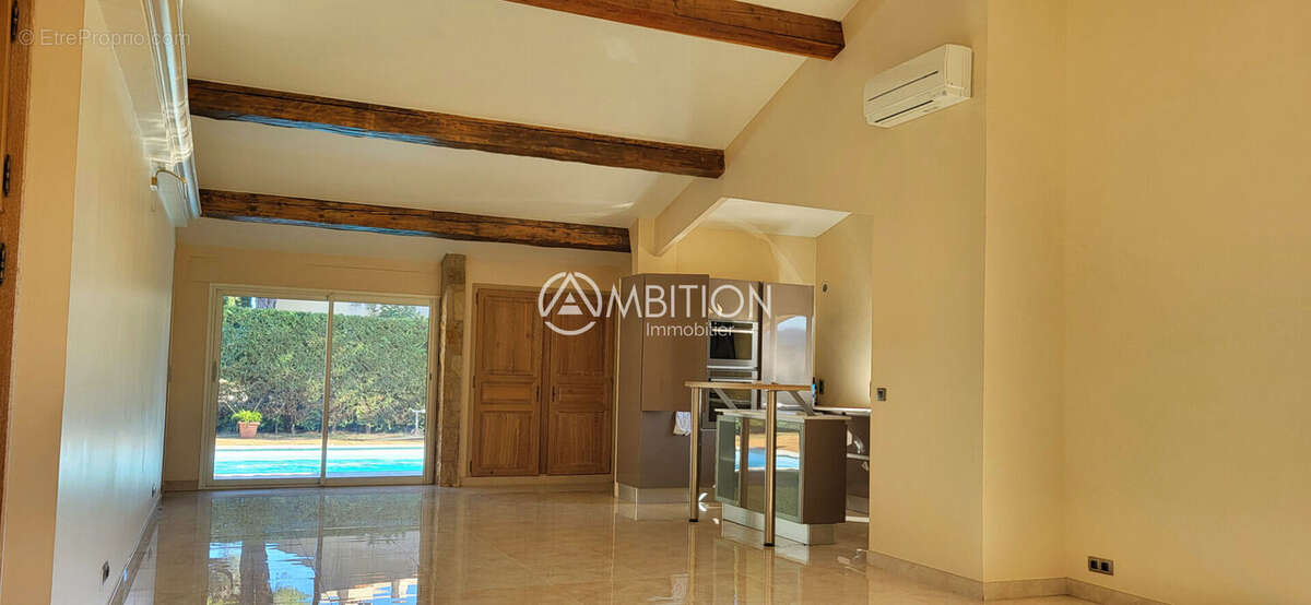 Maison à PUGET-SUR-ARGENS