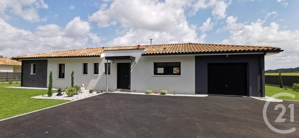 Maison à AMOU