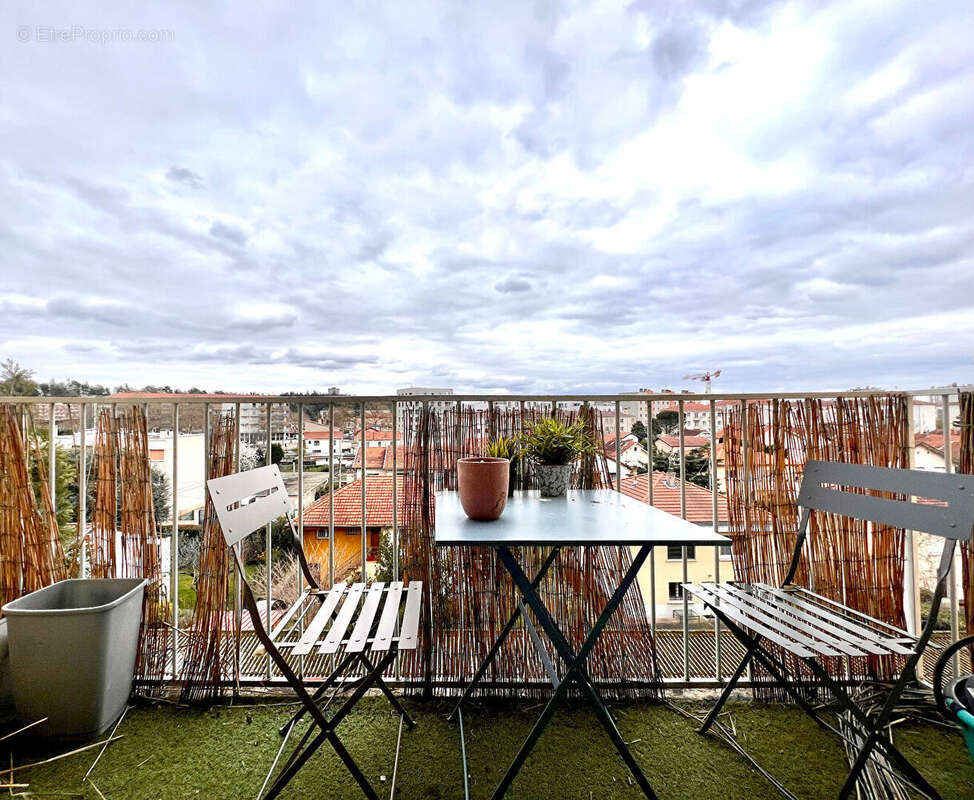Appartement à LYON-8E