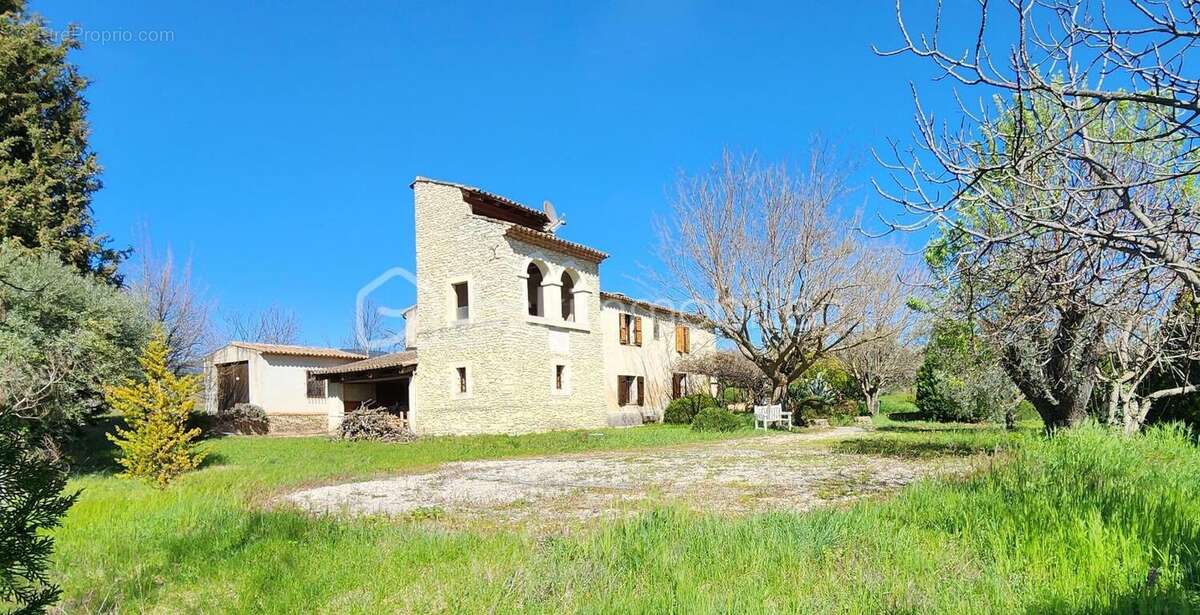 Maison à CUCURON