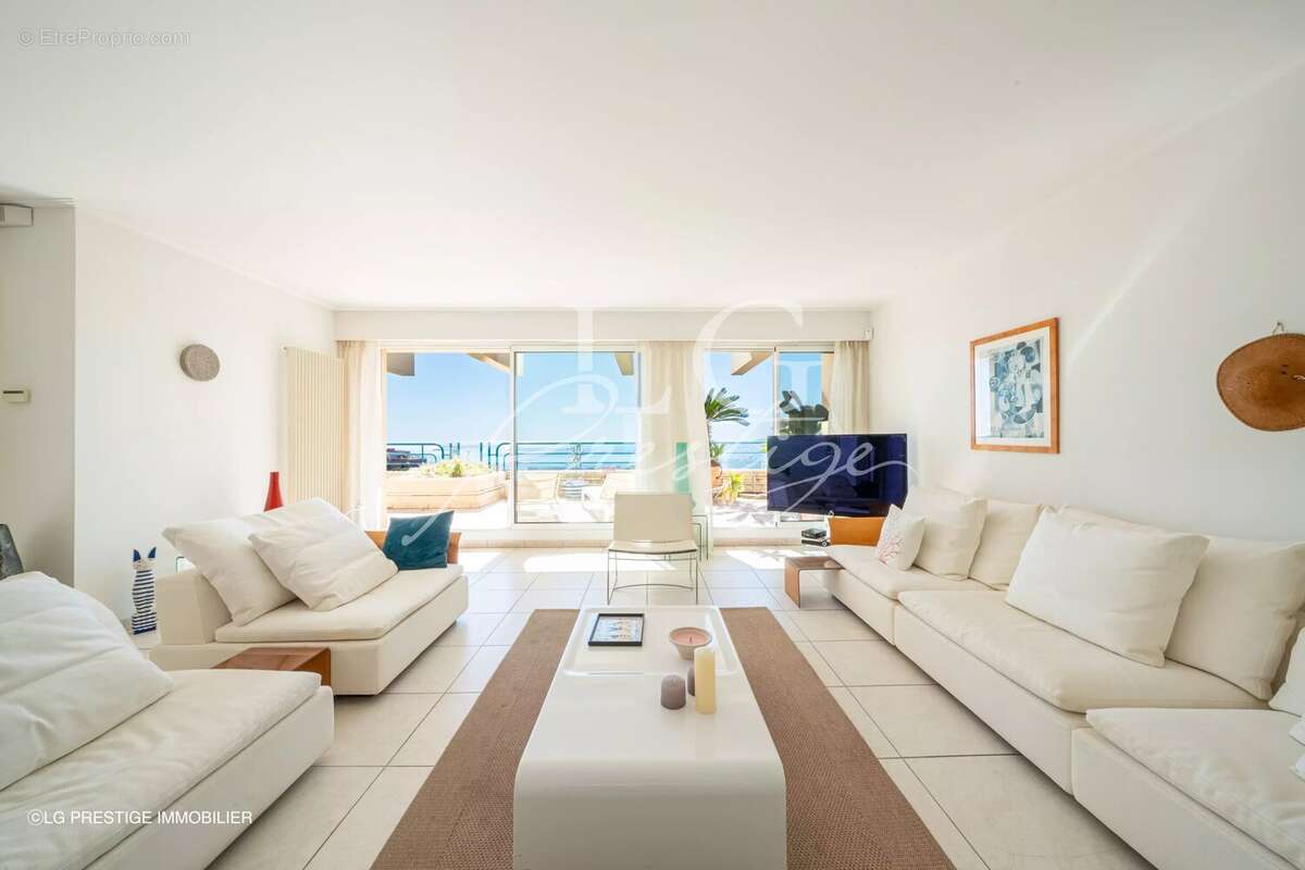 Appartement à MANDELIEU-LA-NAPOULE