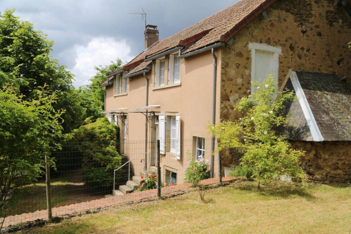 Maison à CUSSY-EN-MORVAN