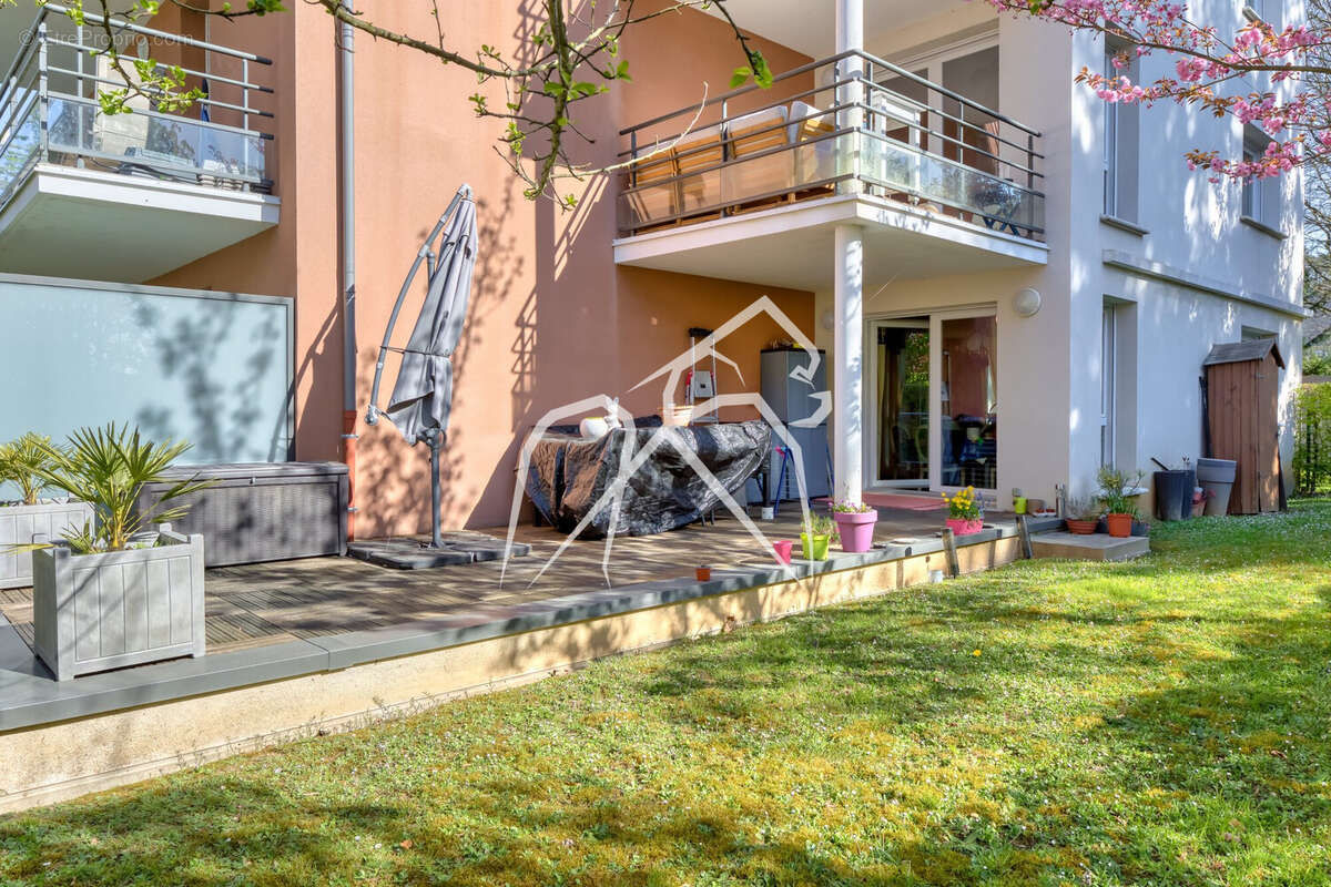 Appartement à LE MESNIL-ESNARD