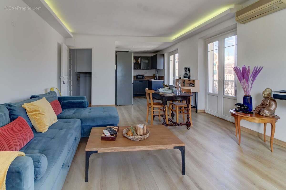 Maison à SAINT-LAURENT-DU-VAR