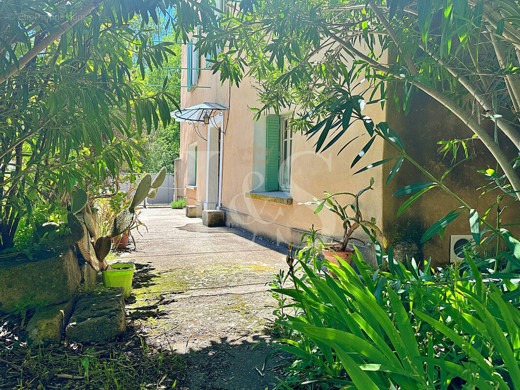 Maison à MALAUCENE