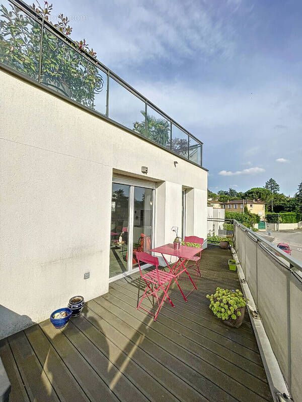 Appartement à NEUVILLE-SUR-SAONE