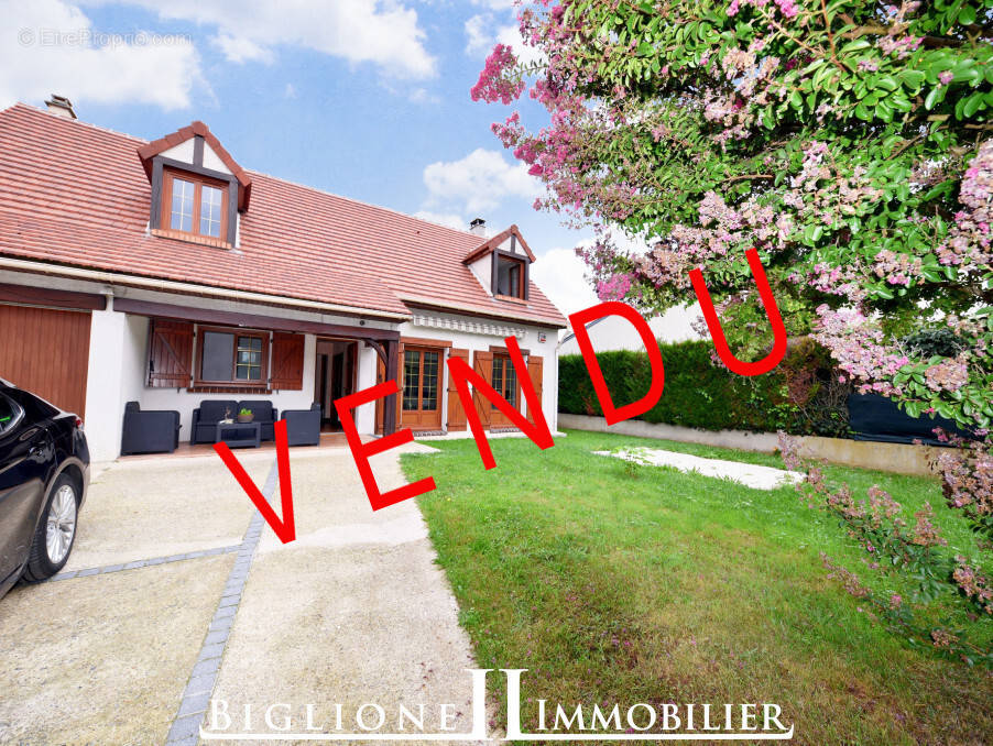 Maison à COUBRON