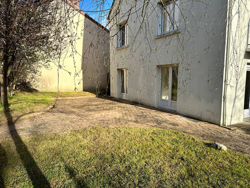 Appartement à SAINT-REMY-LES-CHEVREUSE