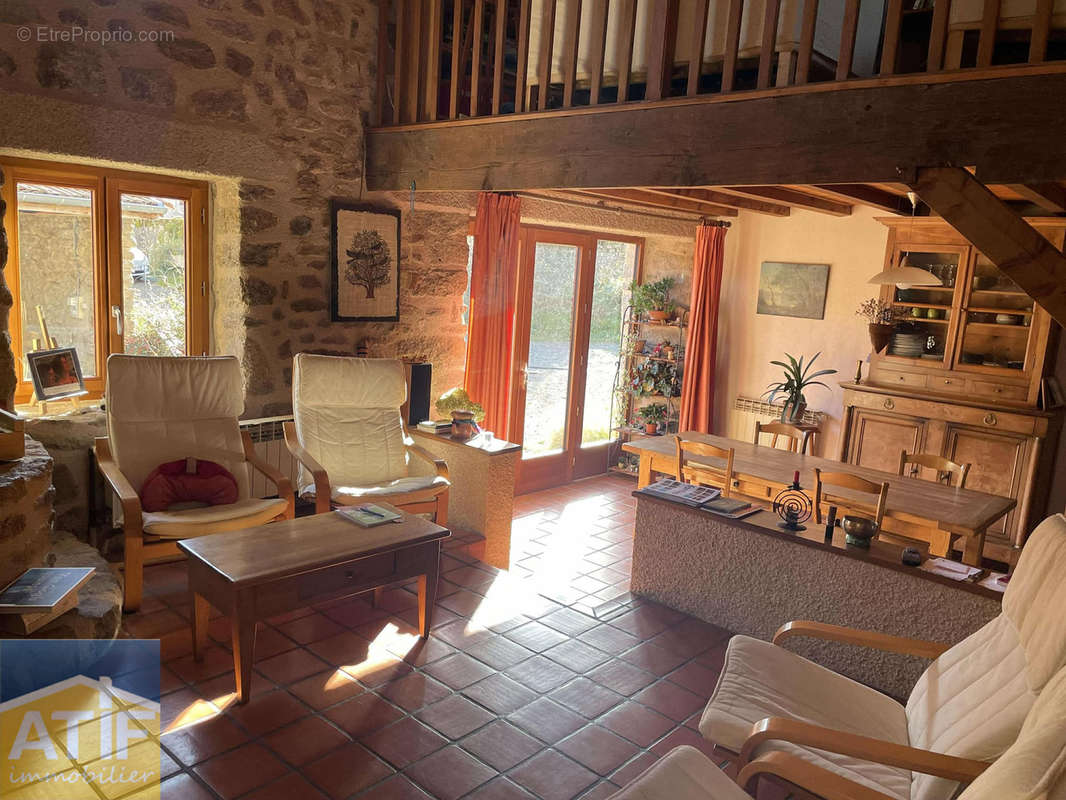 Maison à NOIRETABLE