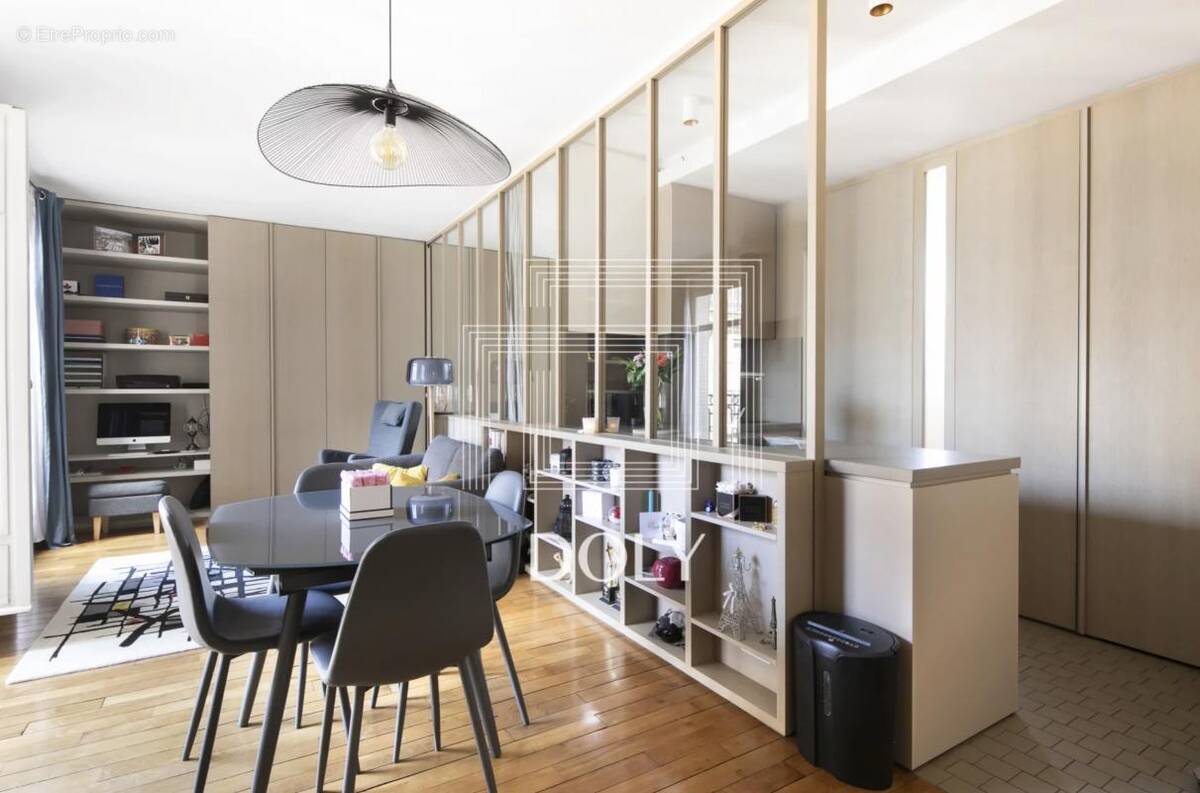 Appartement à PARIS-1E