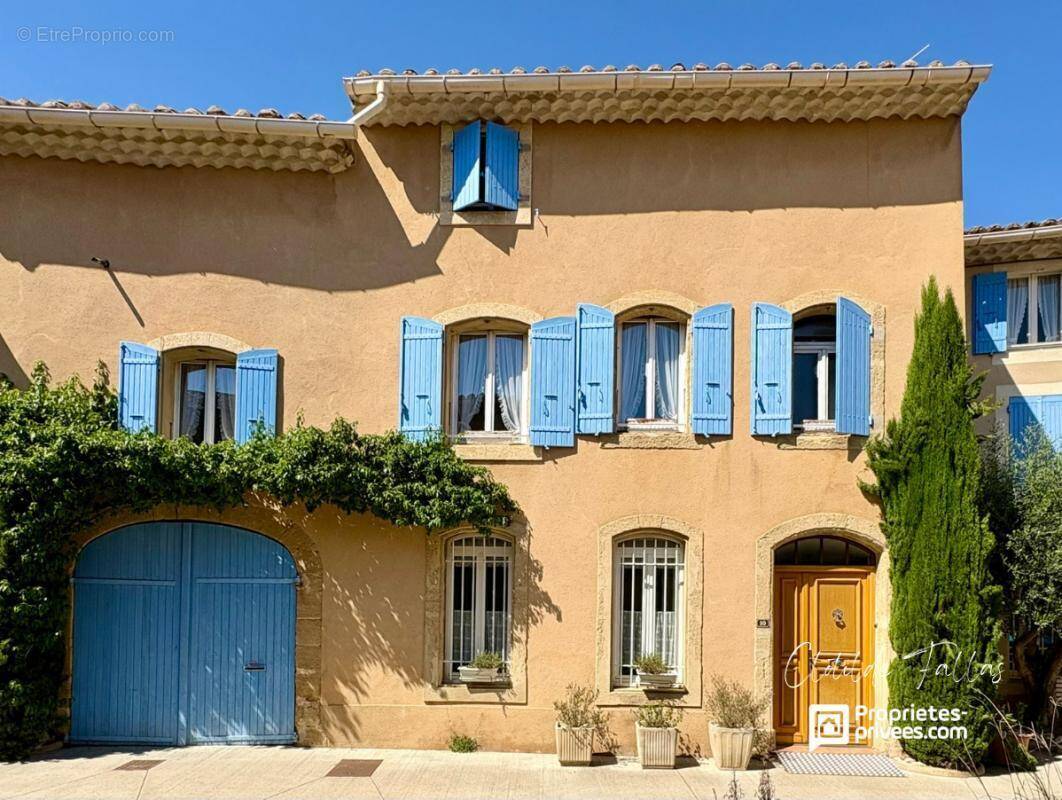 Maison à CAMARET-SUR-AIGUES