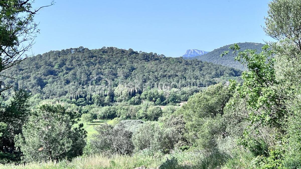 Terrain à PIERREFEU-DU-VAR