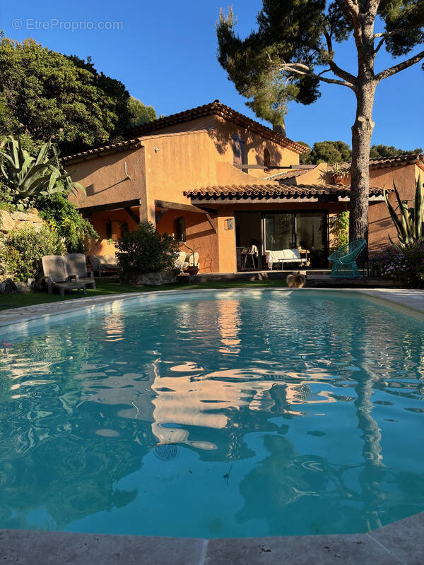 Maison à LES ISSAMBRES