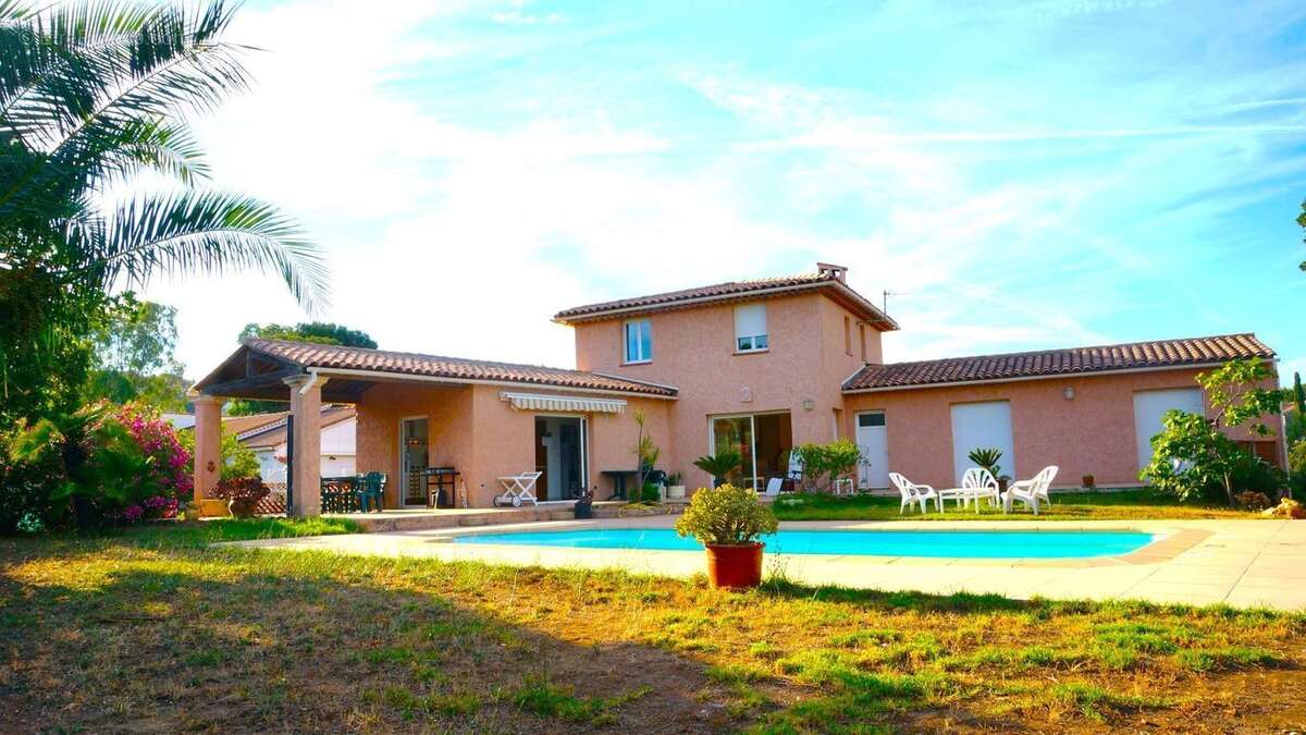 Maison à LES ISSAMBRES