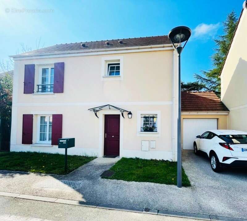 Maison à MAROLLES-EN-HUREPOIX
