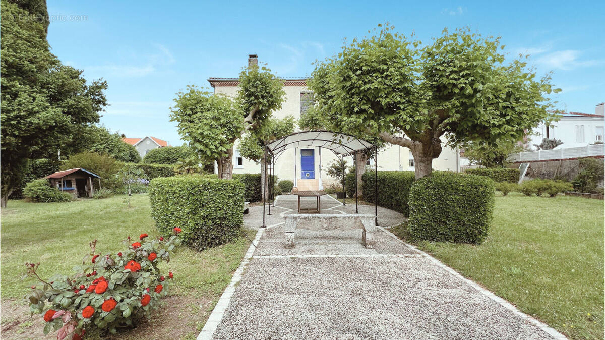 Maison à SAUJON