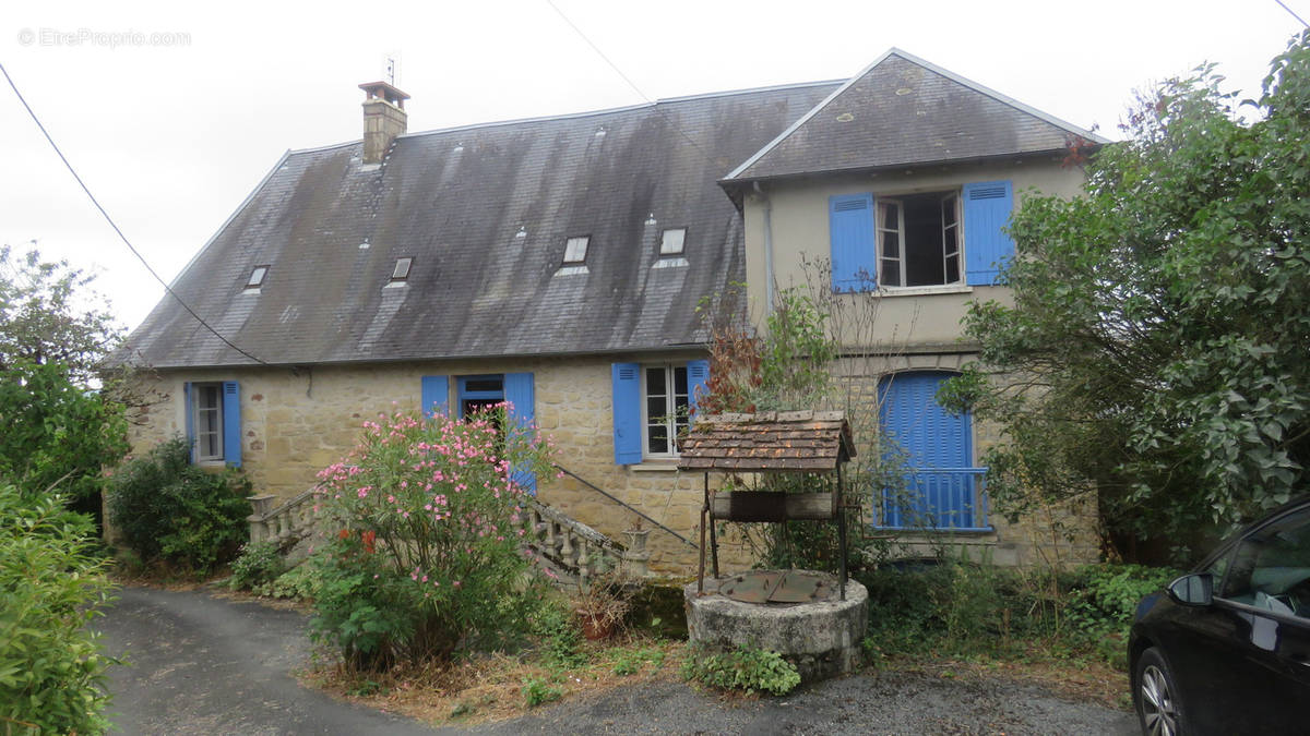 Maison à BADEFOLS-D&#039;ANS
