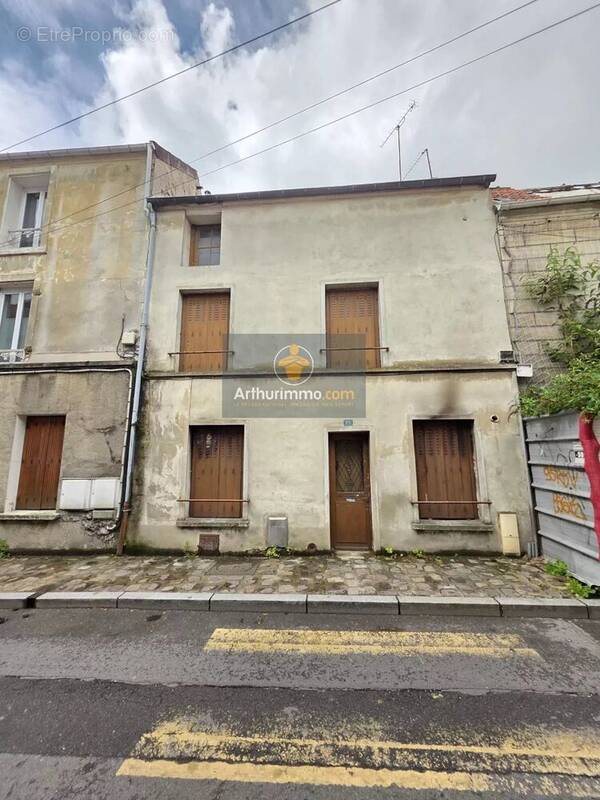 Maison à SARCELLES