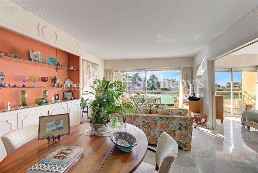 Appartement à LE CANNET