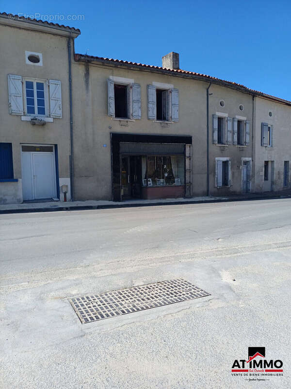 Maison à MONTBOYER