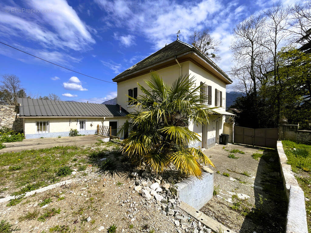 Maison à LA TERRASSE