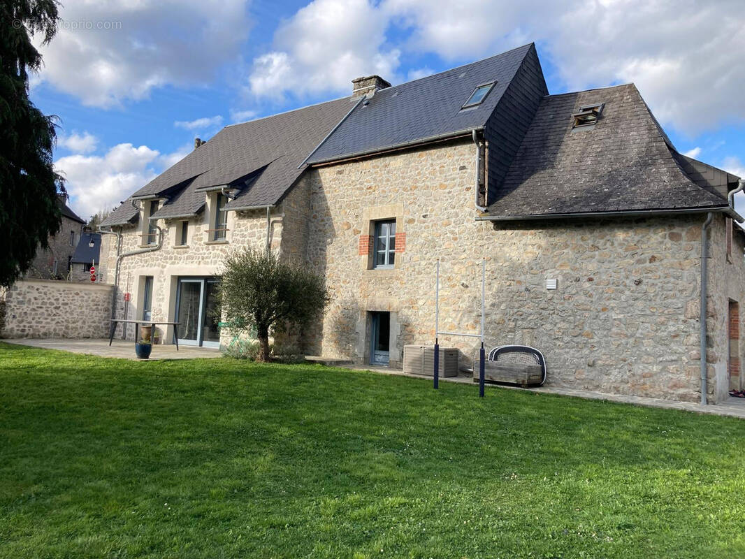 Maison à MEYMAC