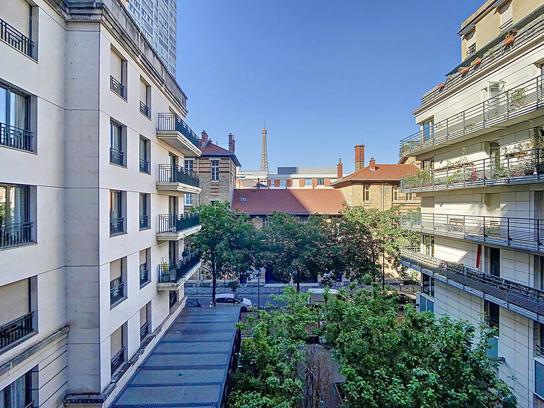 Appartement à PARIS-15E