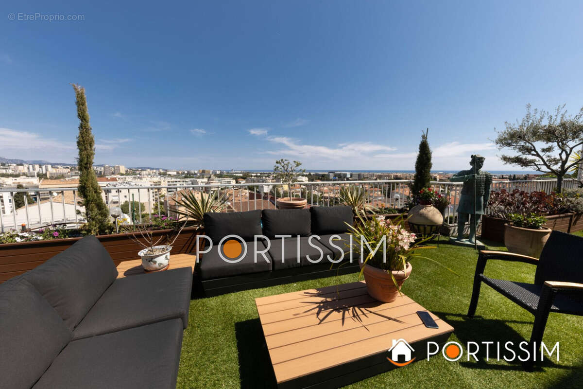 Appartement à SAINT-LAURENT-DU-VAR
