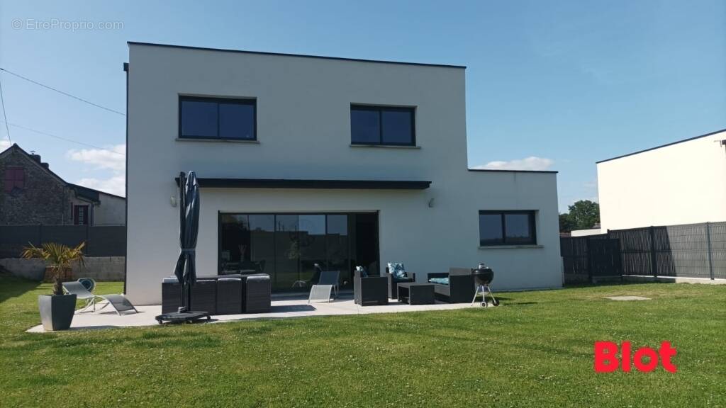 Maison à VAL-D&#039;IZE