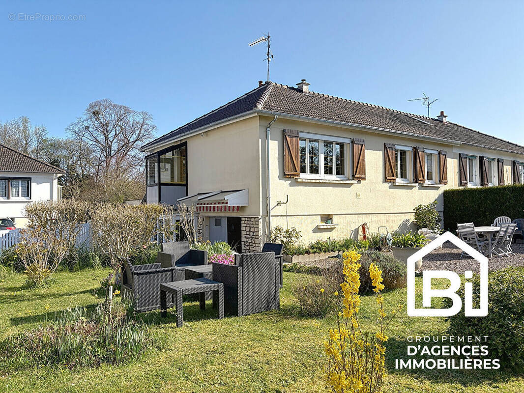 Maison à CORMELLES-LE-ROYAL